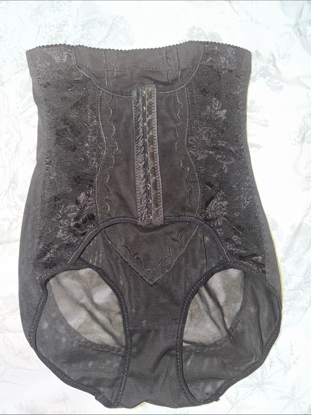Source Unknown Preowned Black High-Waist Shaper Briefs with Floral Lace